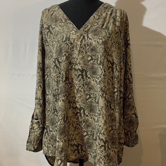 Motherhood Maternity top size large snake print  excellent condition - Picture 1 of 5